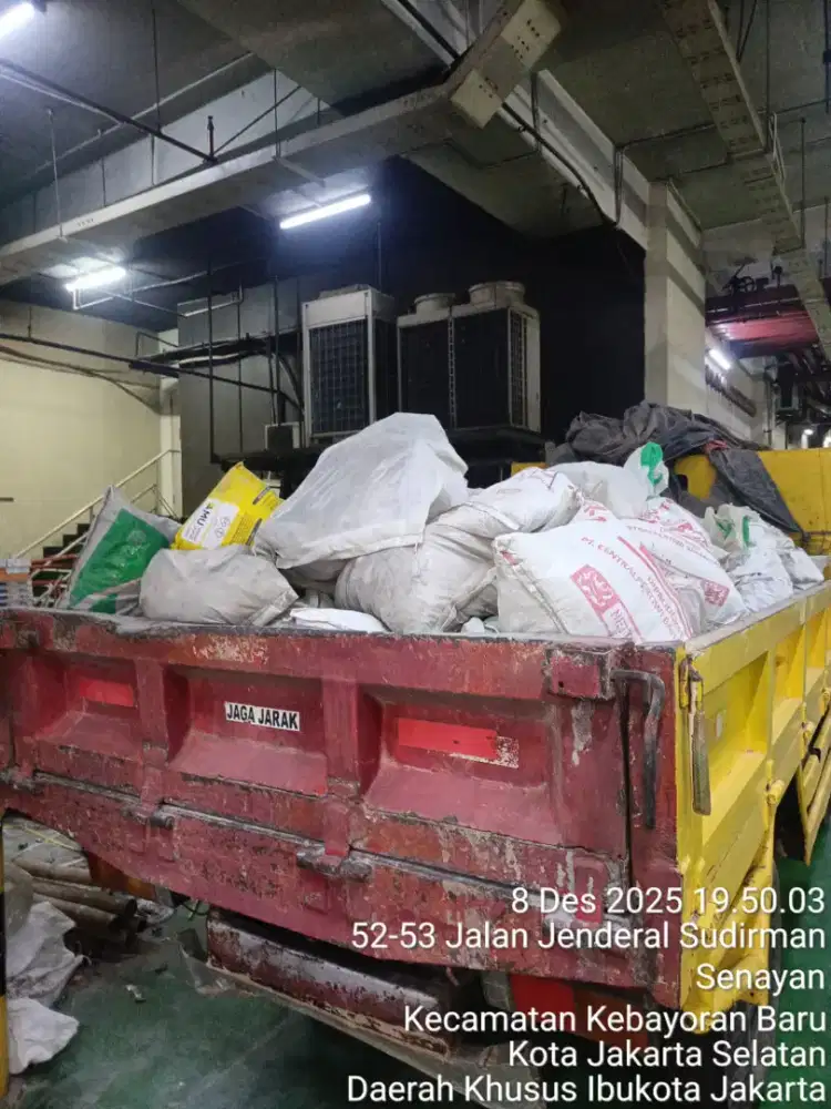 Jasa buang puing dan tanah