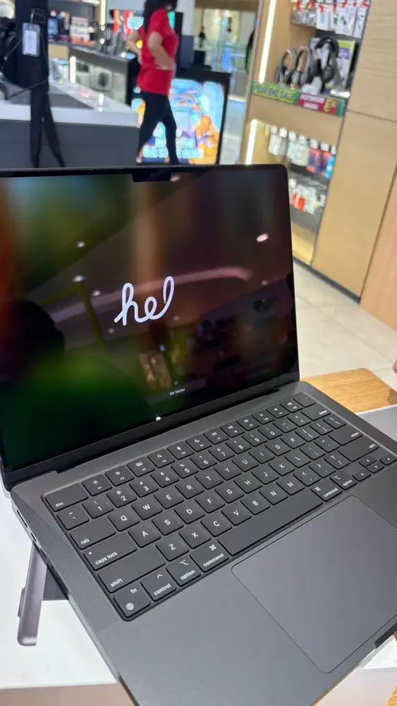 MacBook Pro M4 14/10C/10C GPU/16GB/512GB