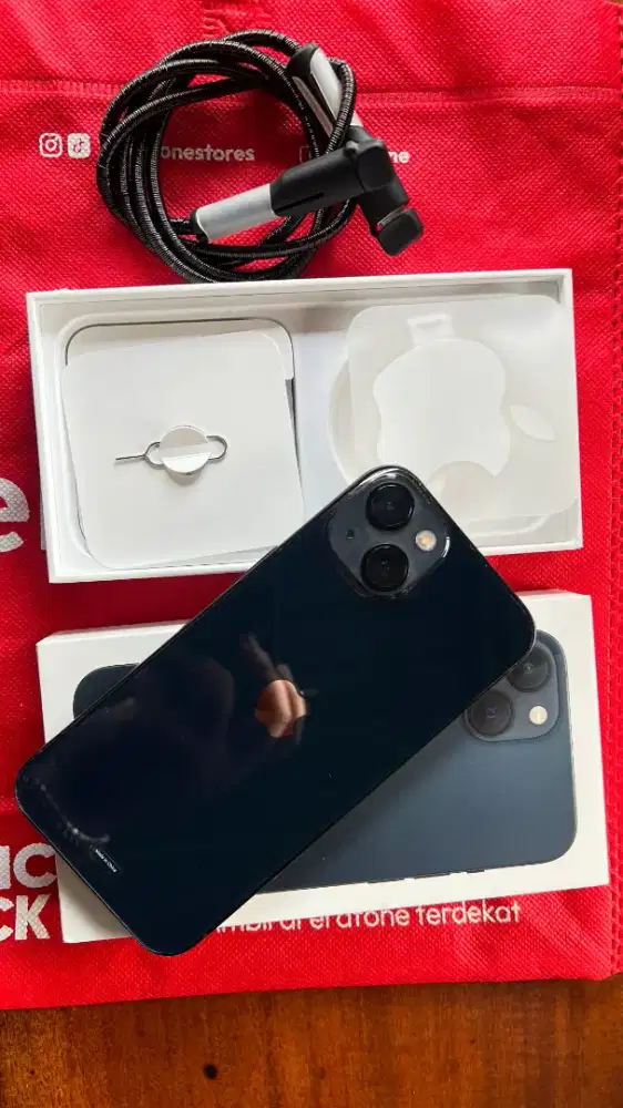 iPhone 13 128 ibox
Garansi on Agustus 2026.