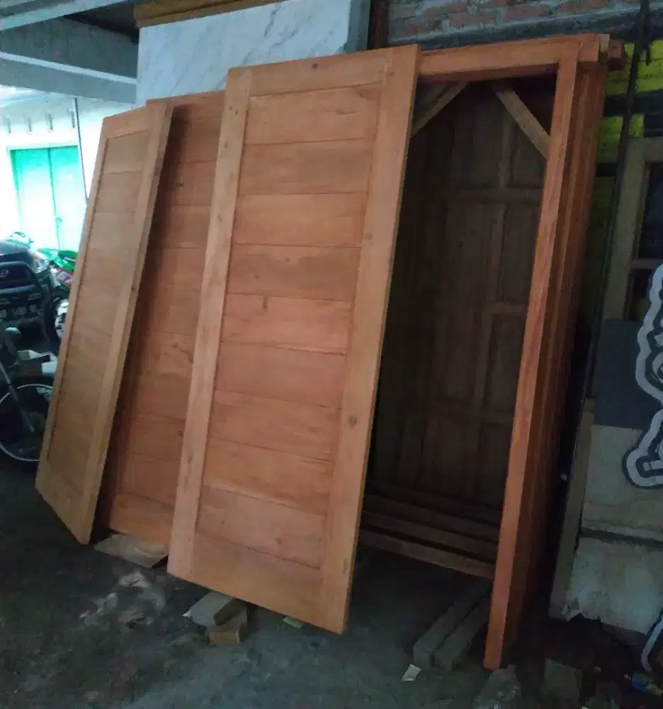 Paket Kusen dan daun pintu minimalis