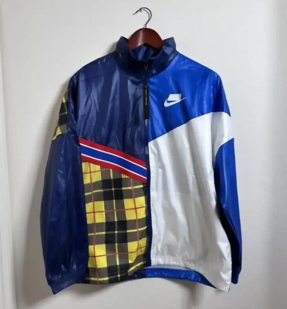 Jaket NIKE Sportwear (NSW) Tenun dan Anti Air Original Size L