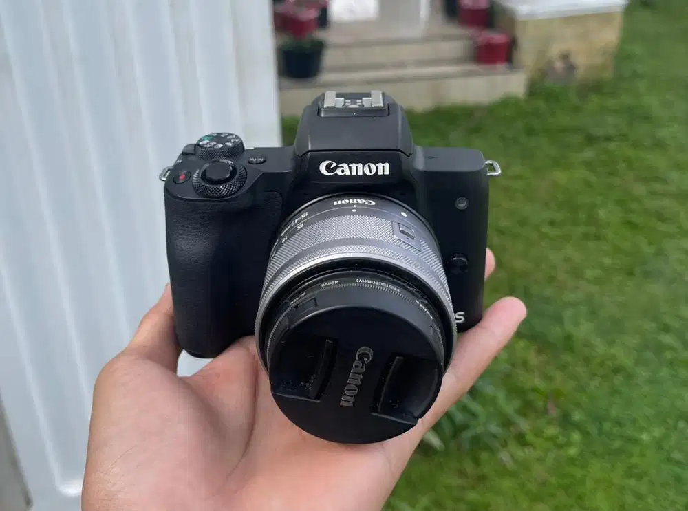 Jual Kamera Canon M50 kit + lensa 50mm 1.8 dan converter