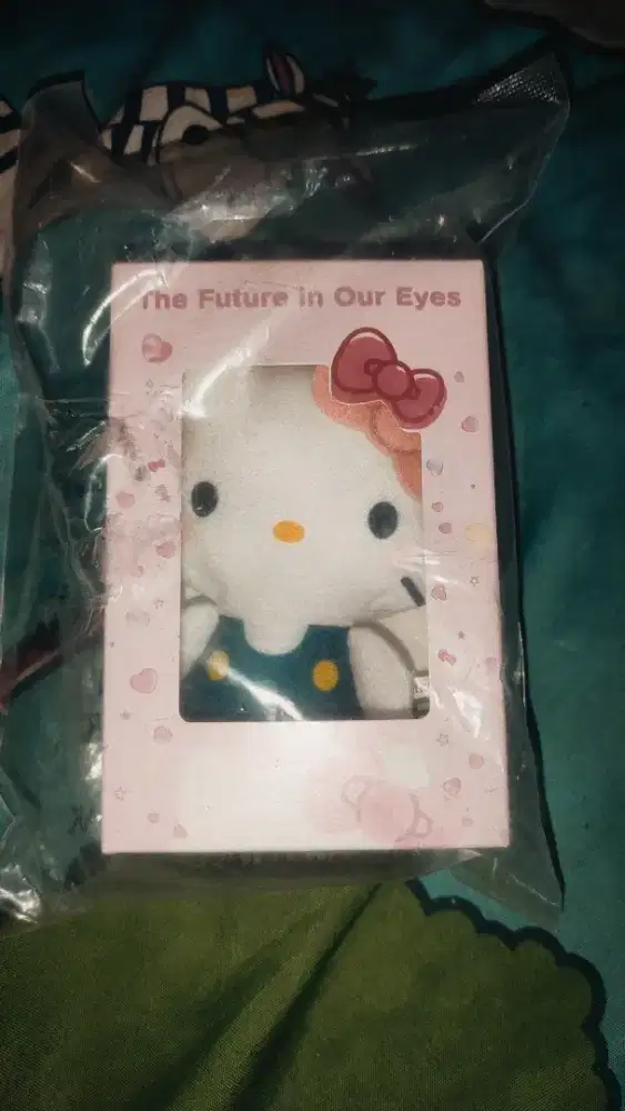 PLUSHIE HELLO KITTY