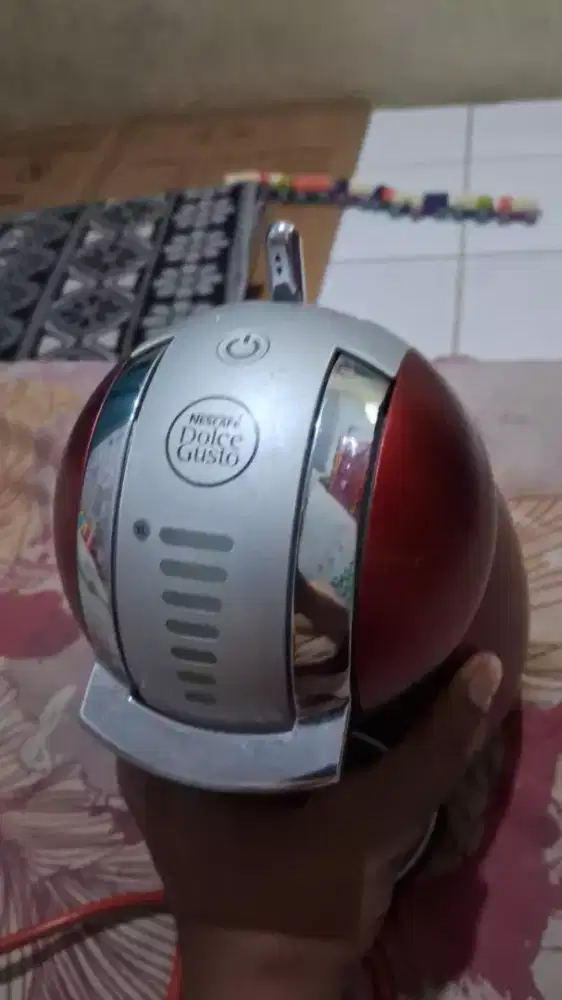 Mesin kopi kapsul merk Nestle Dolce Gusto