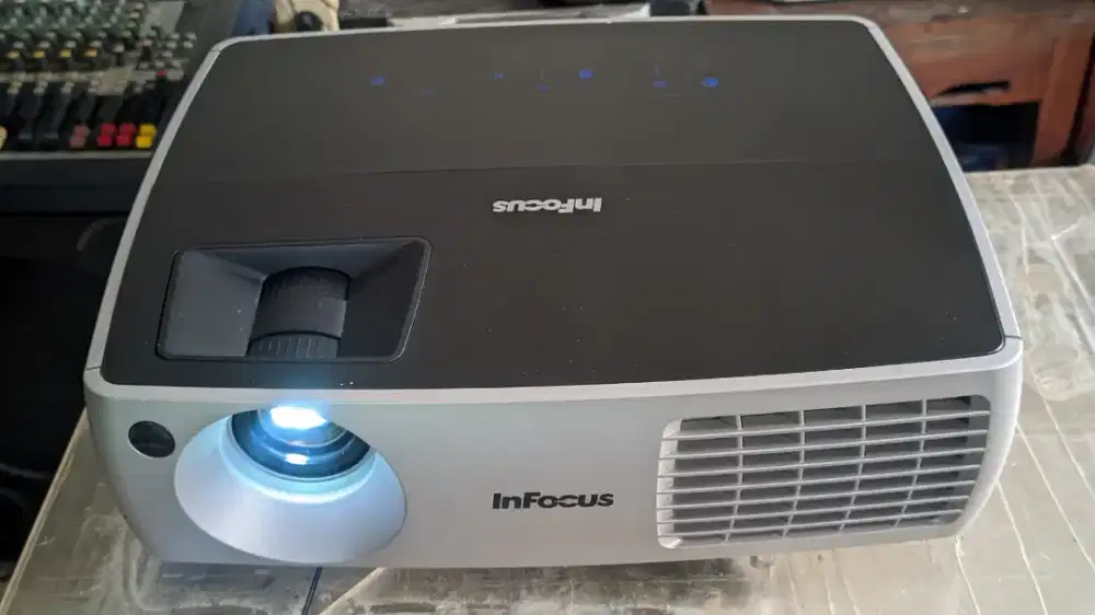 Infocus IN 3104 hdmi