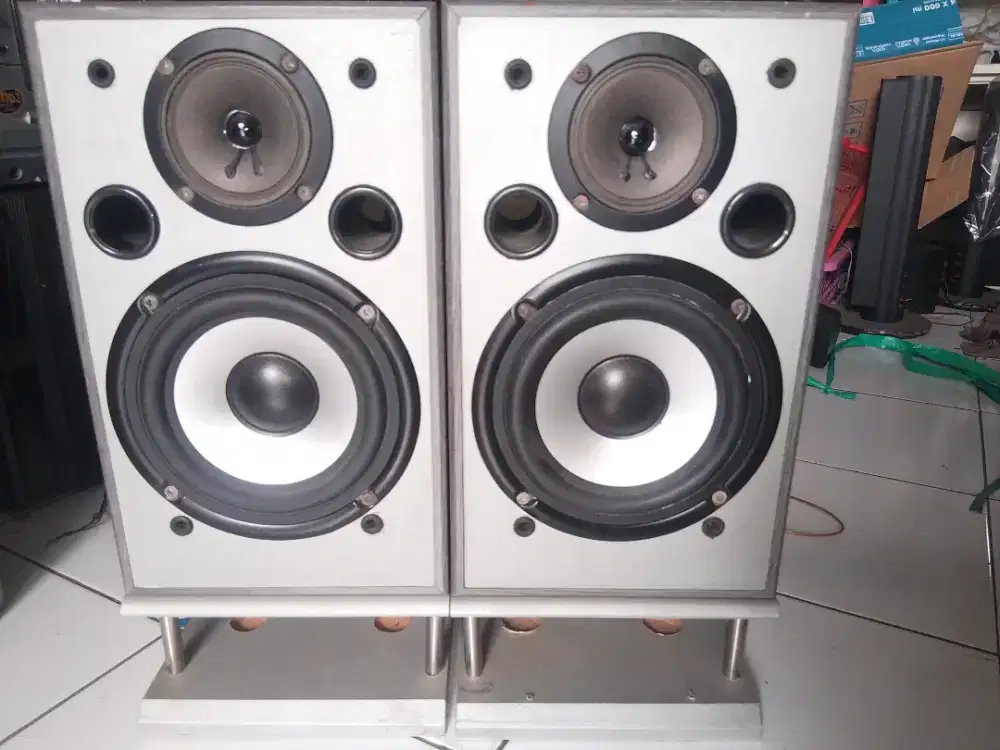 DAT standing speaker 6 in, full ori, box utuh, no kasa
