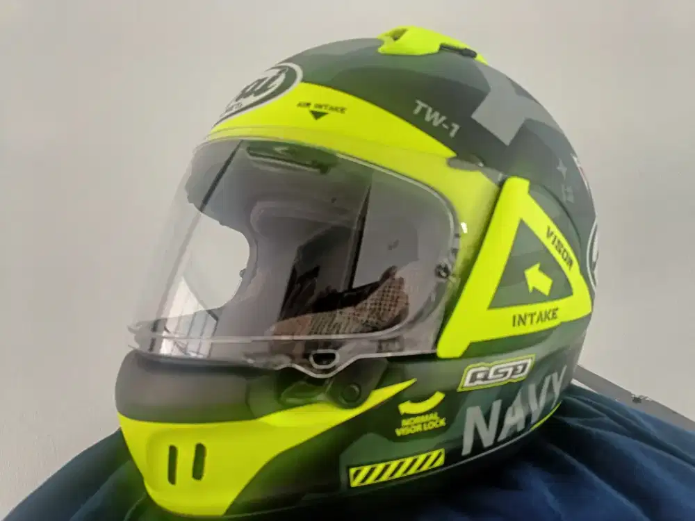 dijual helm Arai xd