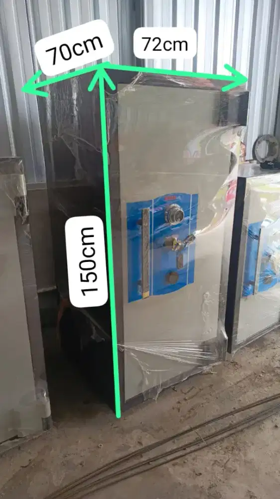 Brankas tinggi 1,5 meter tampat dokumen, emas, uang, elektronik,, dll