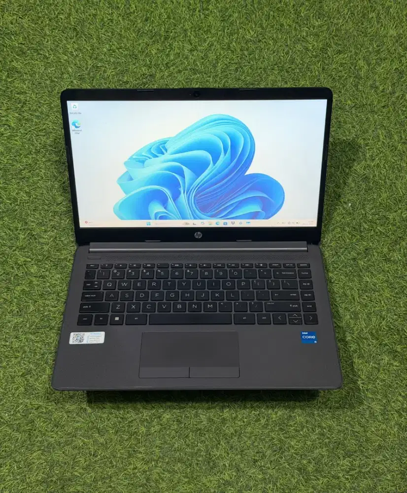 LAPTOP HP 14s 240 G8