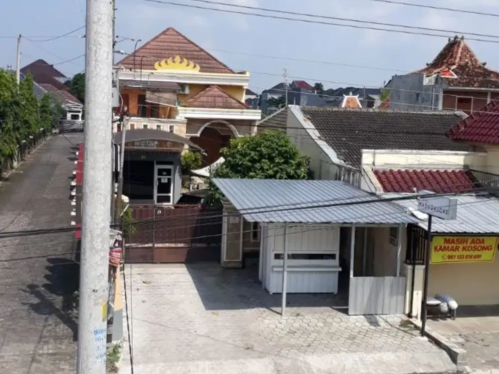 Rumah + Kost + Halaman Tempat Usaha, Luas, Pinggir Jln dkt Pasar Telo