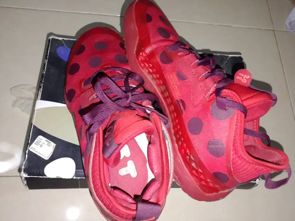 Sepatu basket harden