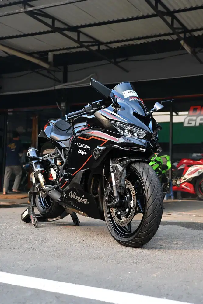 KAWASAKI NINJA ZX25RR HITAM 
‎NIK 2023
