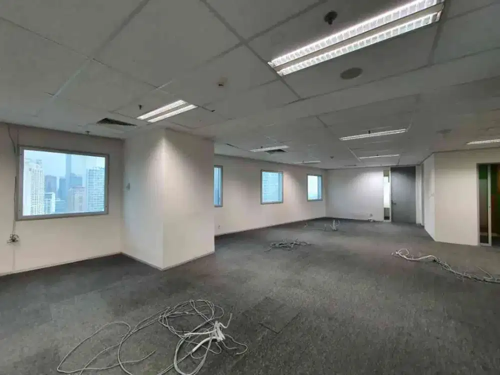 Sewa Office Wisma 46 Jakarta 356 sqm Fitted Unit