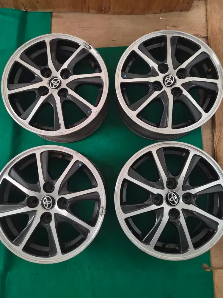 Velg original toyota calya