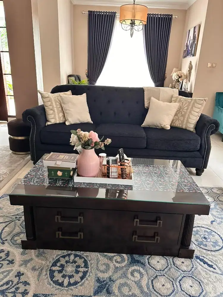 3 seaters sofa + wood coffee table