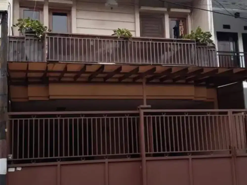 Rumah Pelepah Elok Kelapa Gading 6x17m 3lantai, jalan 3 mobil, depan taman