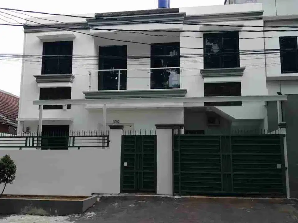 DI JUAL RUMAH 2 LANTAI BAGUS NAN CANTIK STRATEGIS DEKAT YARSI JAKARTA PUSAT