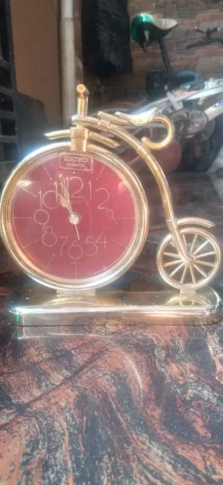 Jam meja hias jadul seiko