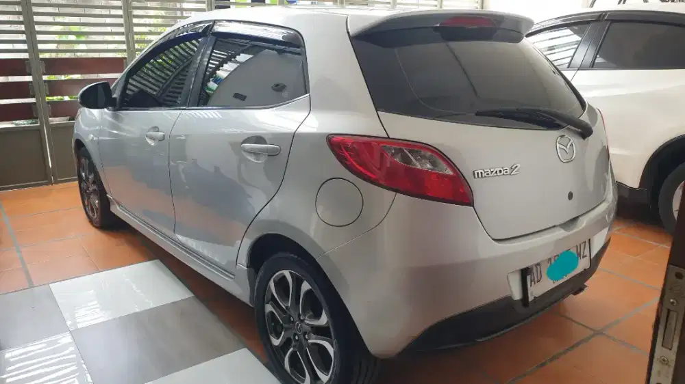 Mazda2 hatchback, 2010, silver