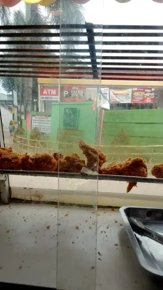 Ada lowongan kerja nih buat yg biasa jualan jual fren chiken