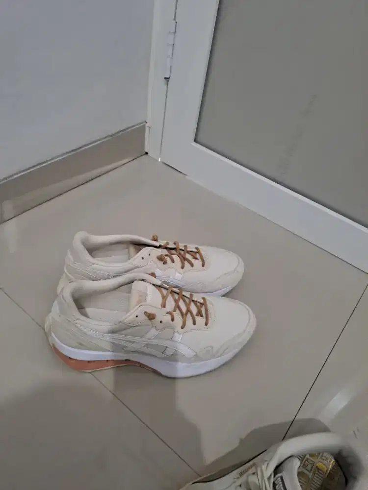 Sepatu koleksi pribadi