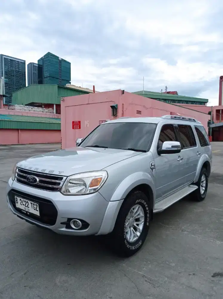 FORD EVEREST 2.5 XLT 4x4 MT 2014