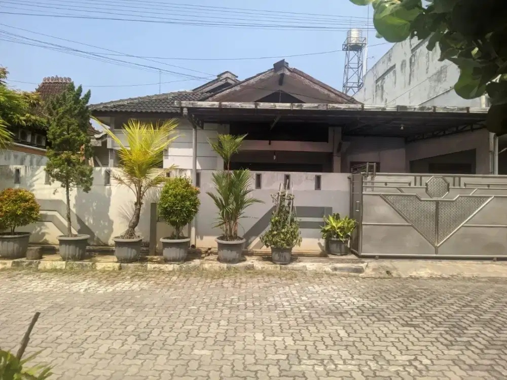 Rumah Luas 240 meter di Perumahan dlm RingRoad dkt Kadipiro Wirobrajan