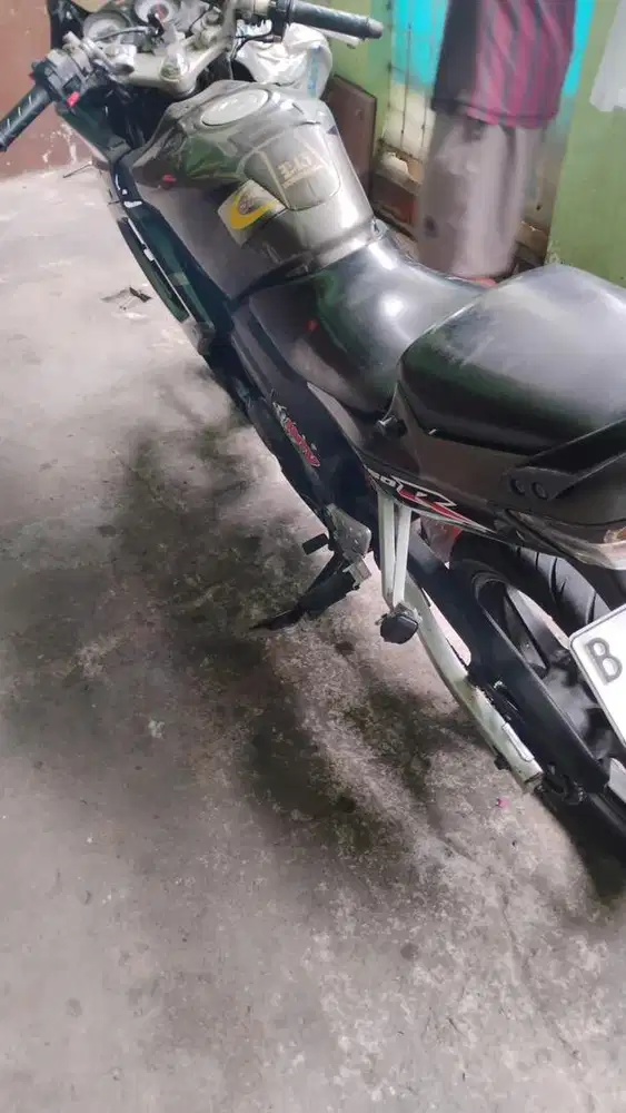 Dijual murah honda CBR 150 cc thn 2005