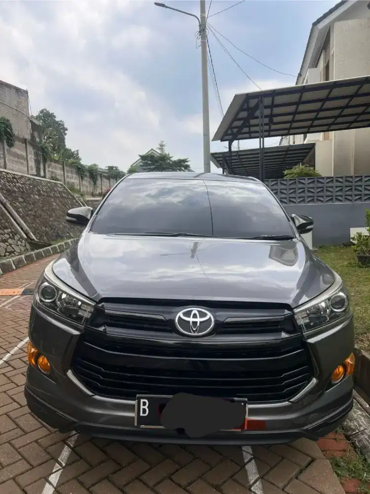 Innova Venturer Diesel 2017 AT