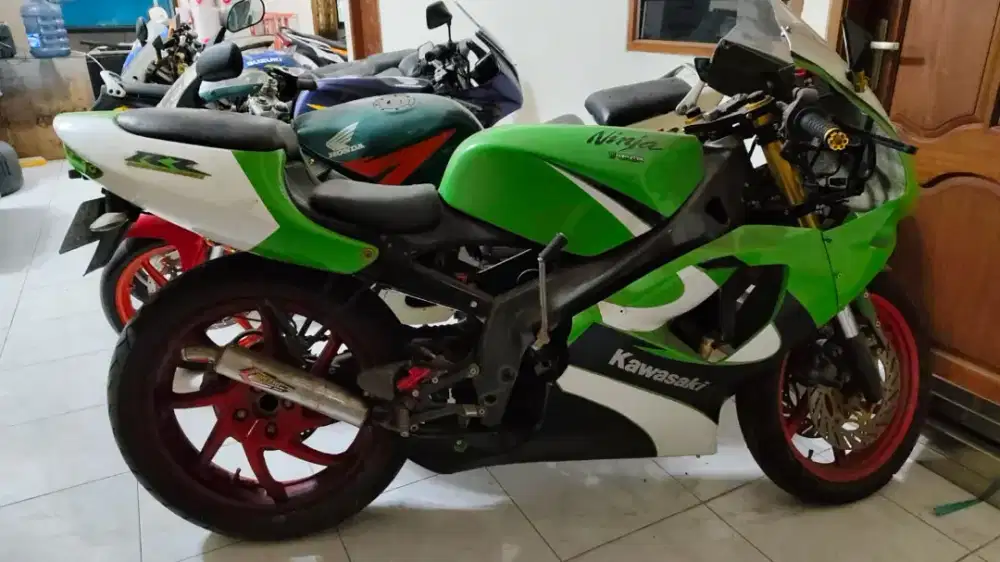 Restorasi, Pengecatan dan modifikasi motor.