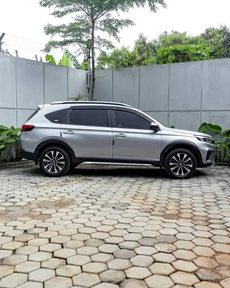 BRV Prestige sensing 2022 Matic km 30rb