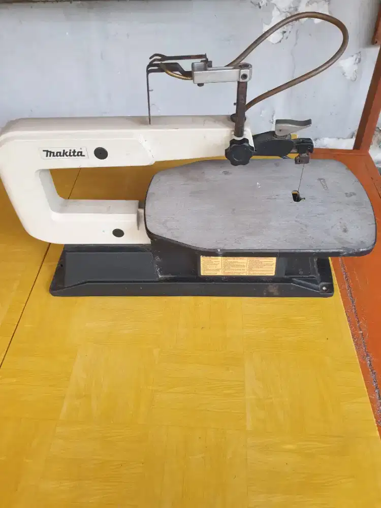 Scroll saw Makita