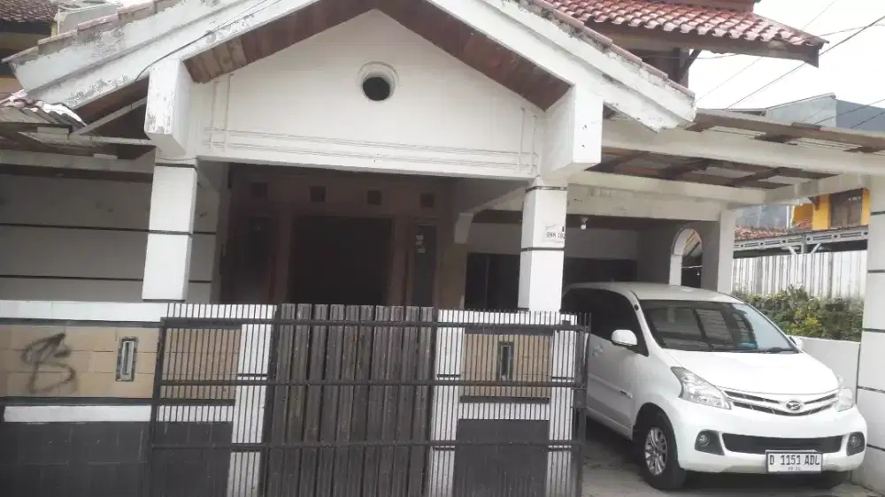 dikontrakan rumah 2. lantai ( Hook ) Gba 3 . blok B 3 no 2. ciganitri