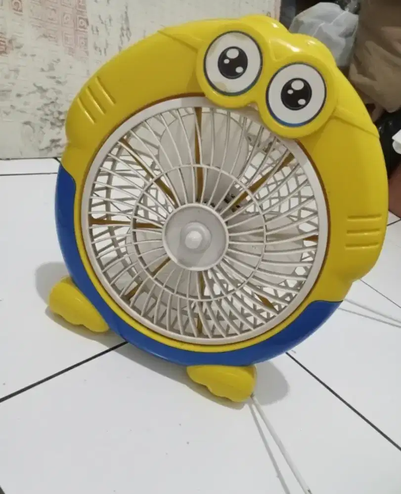 Kipas meja Mini karakter