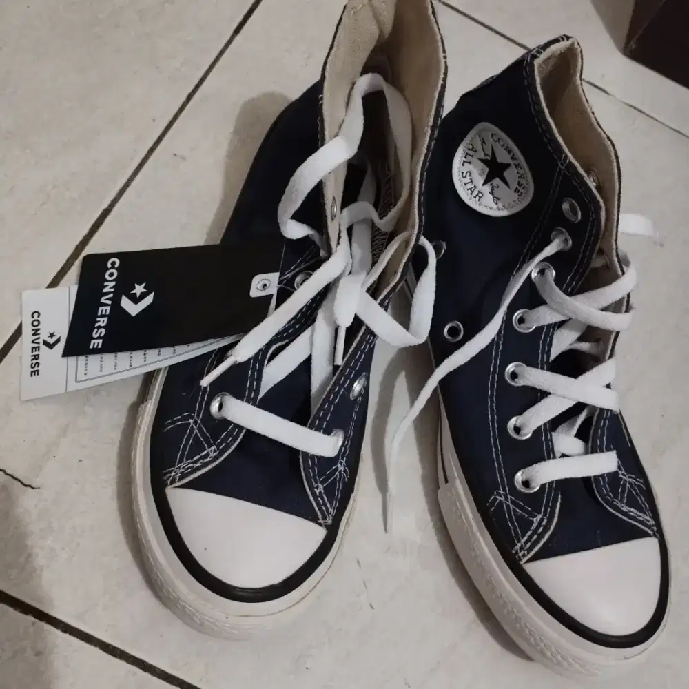 Converse size 37