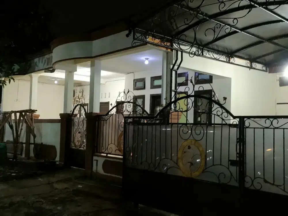 Disewakan Rumah Sudut 4 Kamar Tidur di Metland Cileungsi