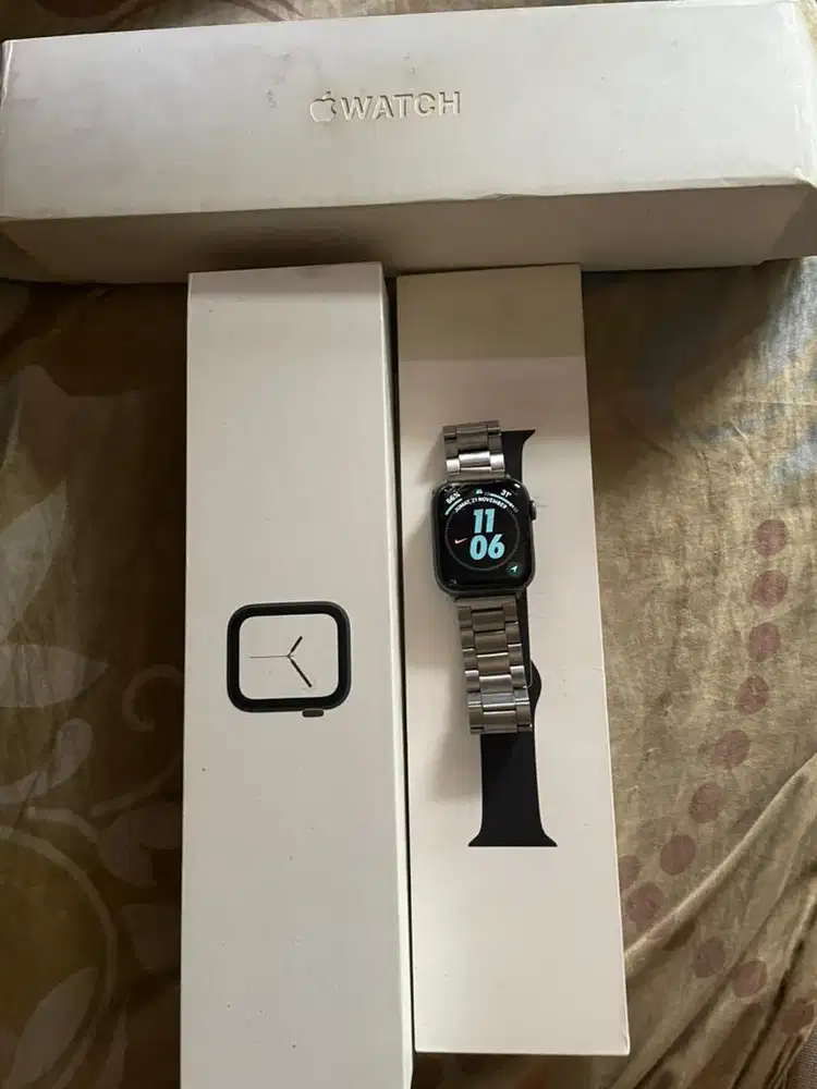Apple watch seri 4 44 mm minus retak fullset no strap ori