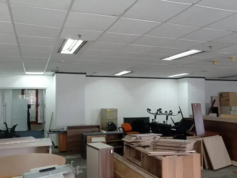 SEWA KANTOR DI  JAKARTA SELATAN  TB SIMATUPANG  169M2  FITTED 130K NEGO