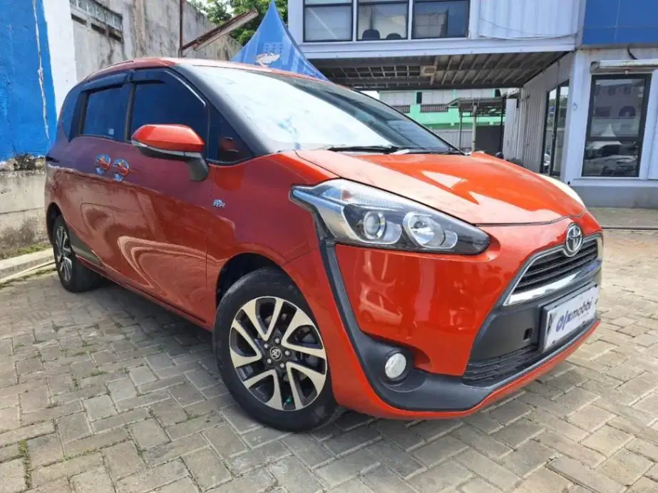 DP RENDAH Toyota Sienta 1.5 V Bensin-AT 2017 8XX