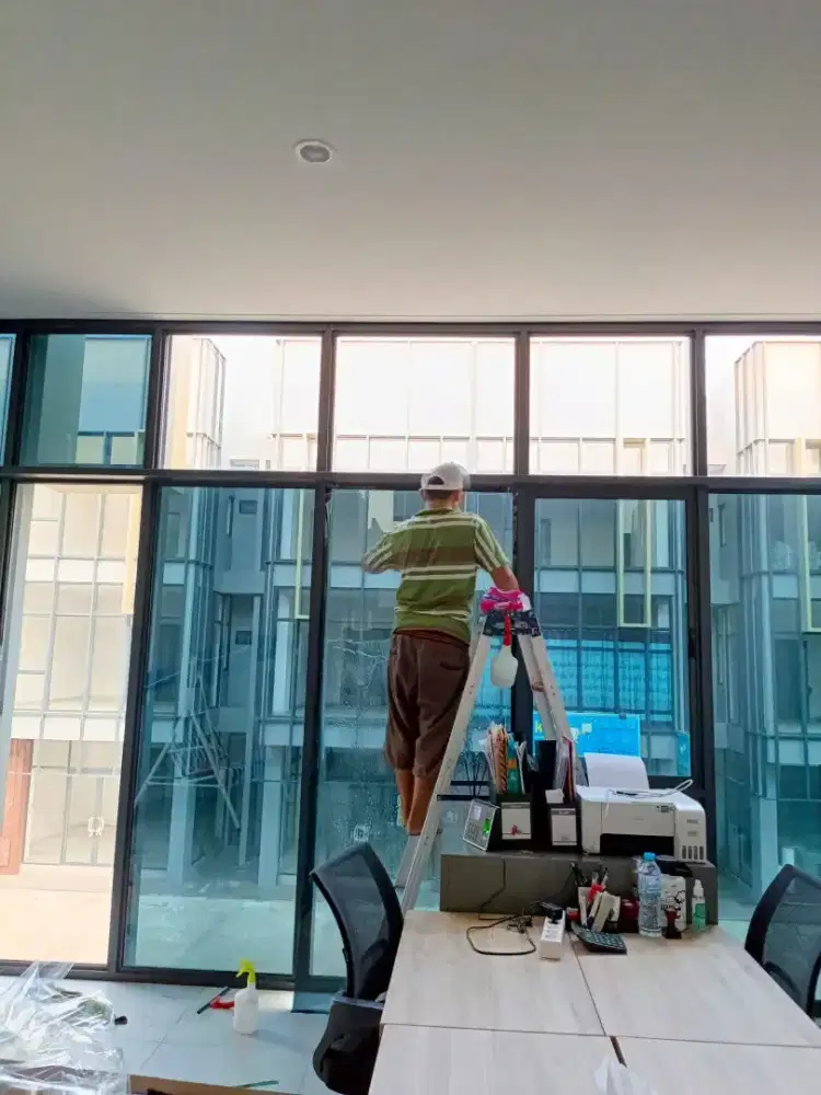 Jasa pasang sticker kaca film rumah