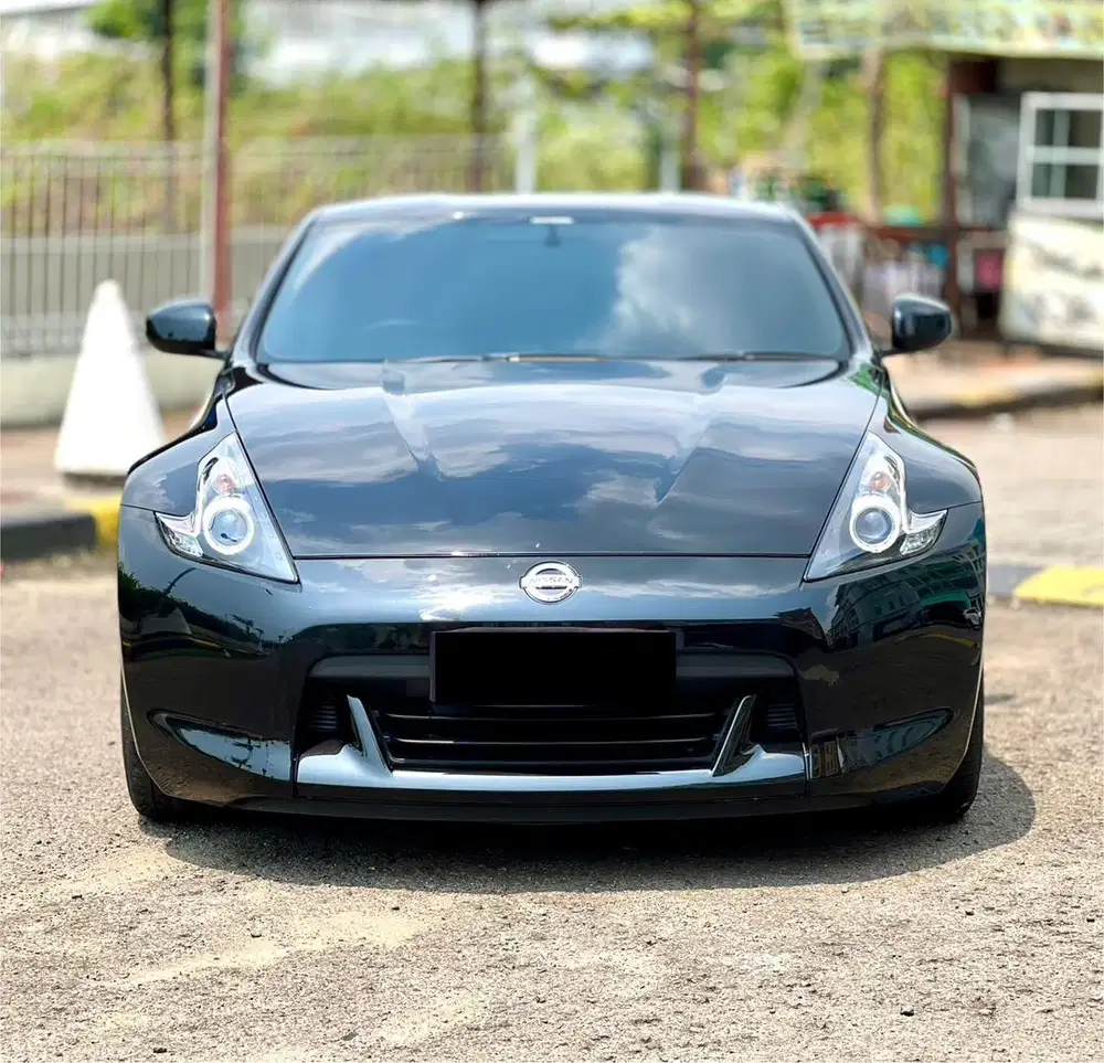 Nissan Fairlady 370z 370 z 2010 Antik Low KM Murah Bekas Hitam