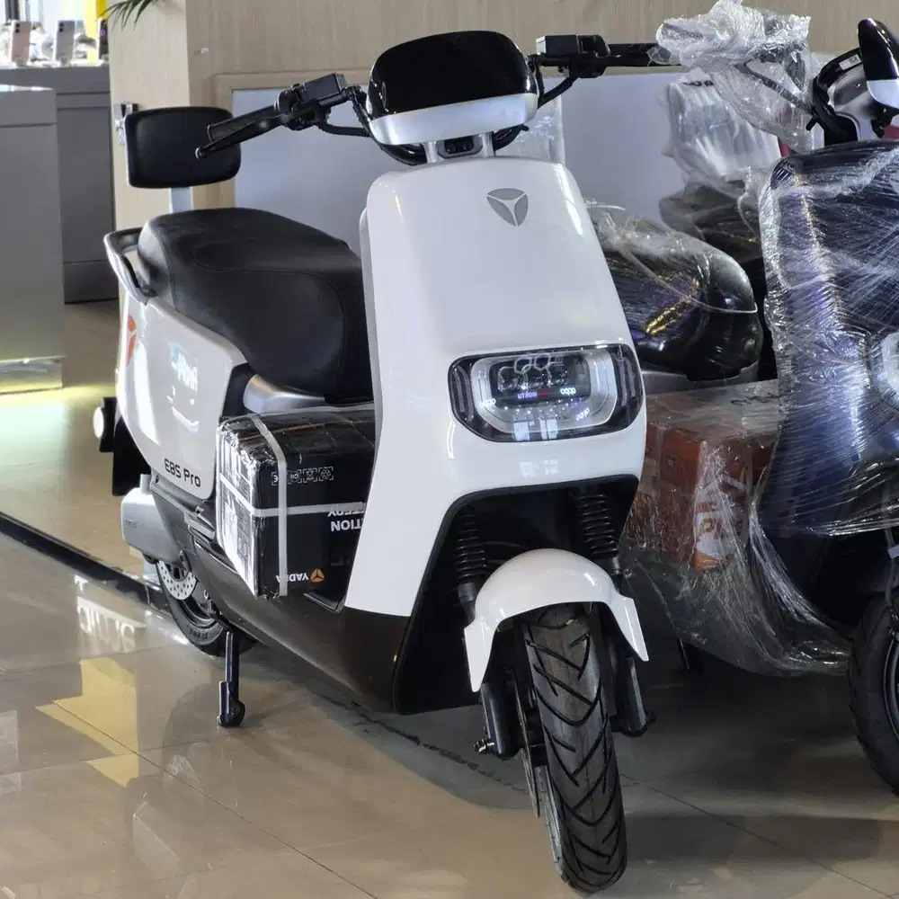 Motor listrik yadea E8S kredit dp 0%