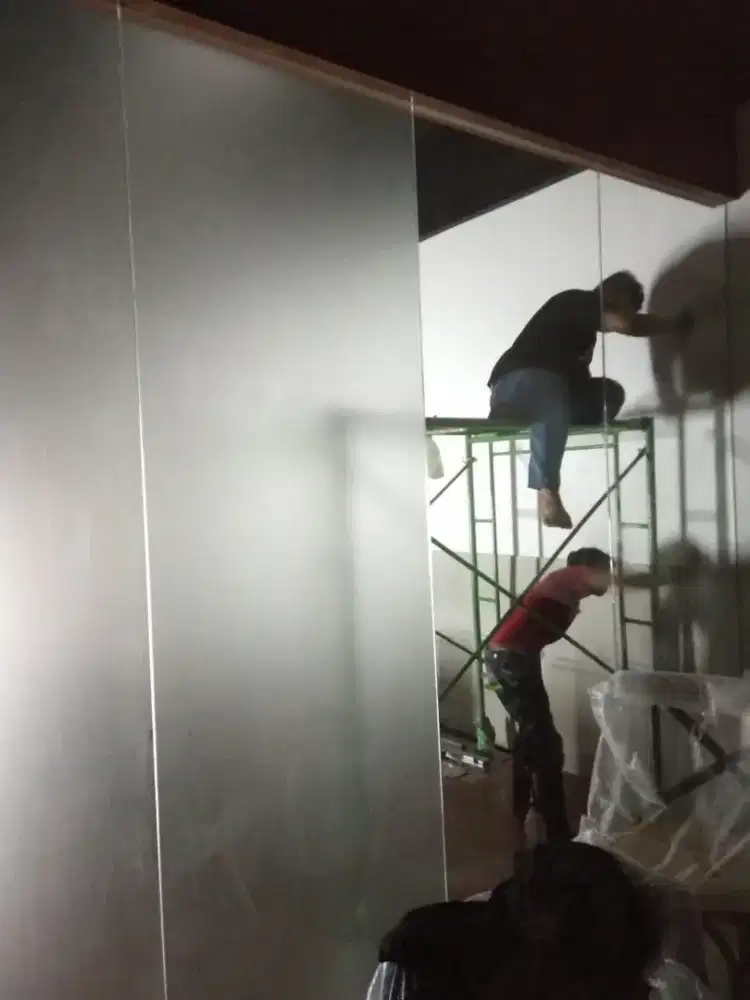 Jasa Pasang Sticker kaca film Rumah