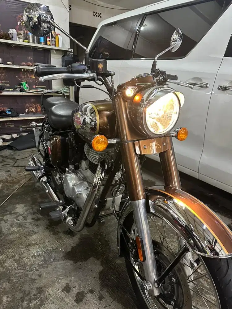 Royal Enfield Classic 350 – Bronze Metal Edition (Nego)