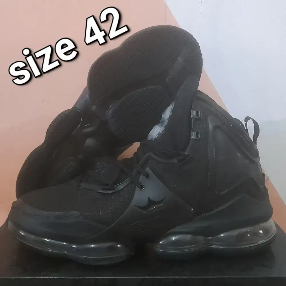 Sepatu basket nike lebron 19 full black
