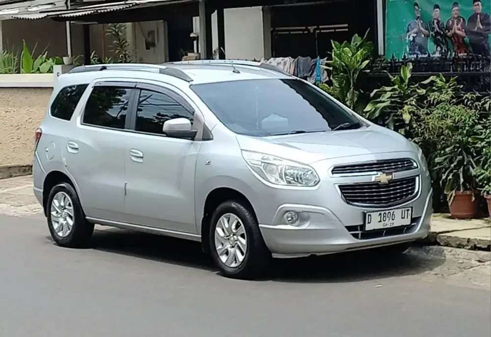 SPIN LTZ 1.5 MANUAL 2014 KM 116rb RECORD CHEVROLET BANDUNG