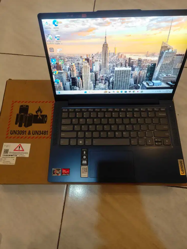 Lenovo Slim 3 Ryzen 5 7520u 8/512gb resmi slim3