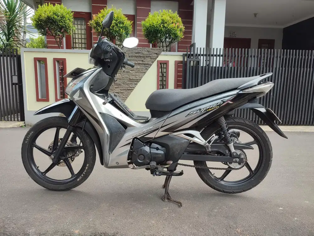 HONDA SUPRA HELM IN 2012