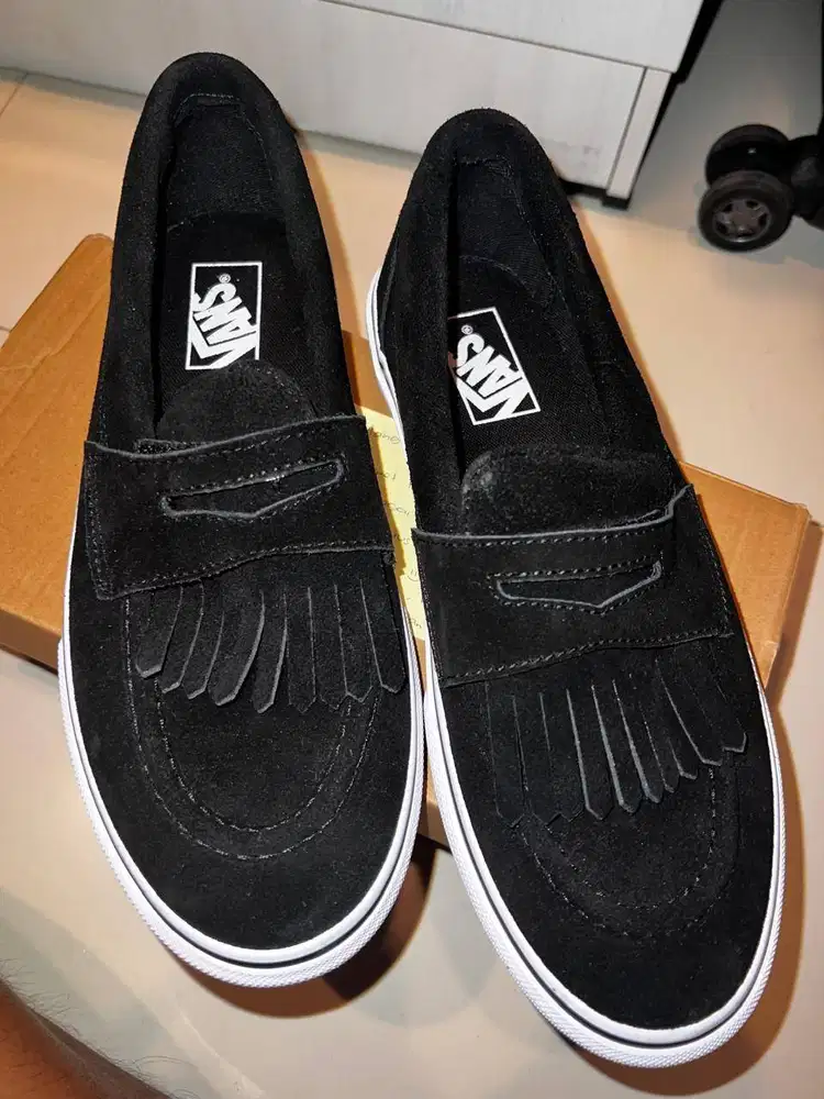vans skate loafers