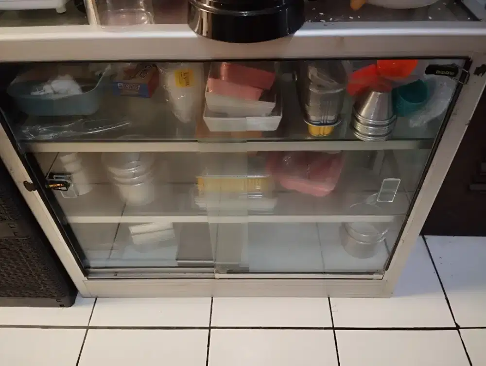 Jual etalase untuk jualan atau taro barang